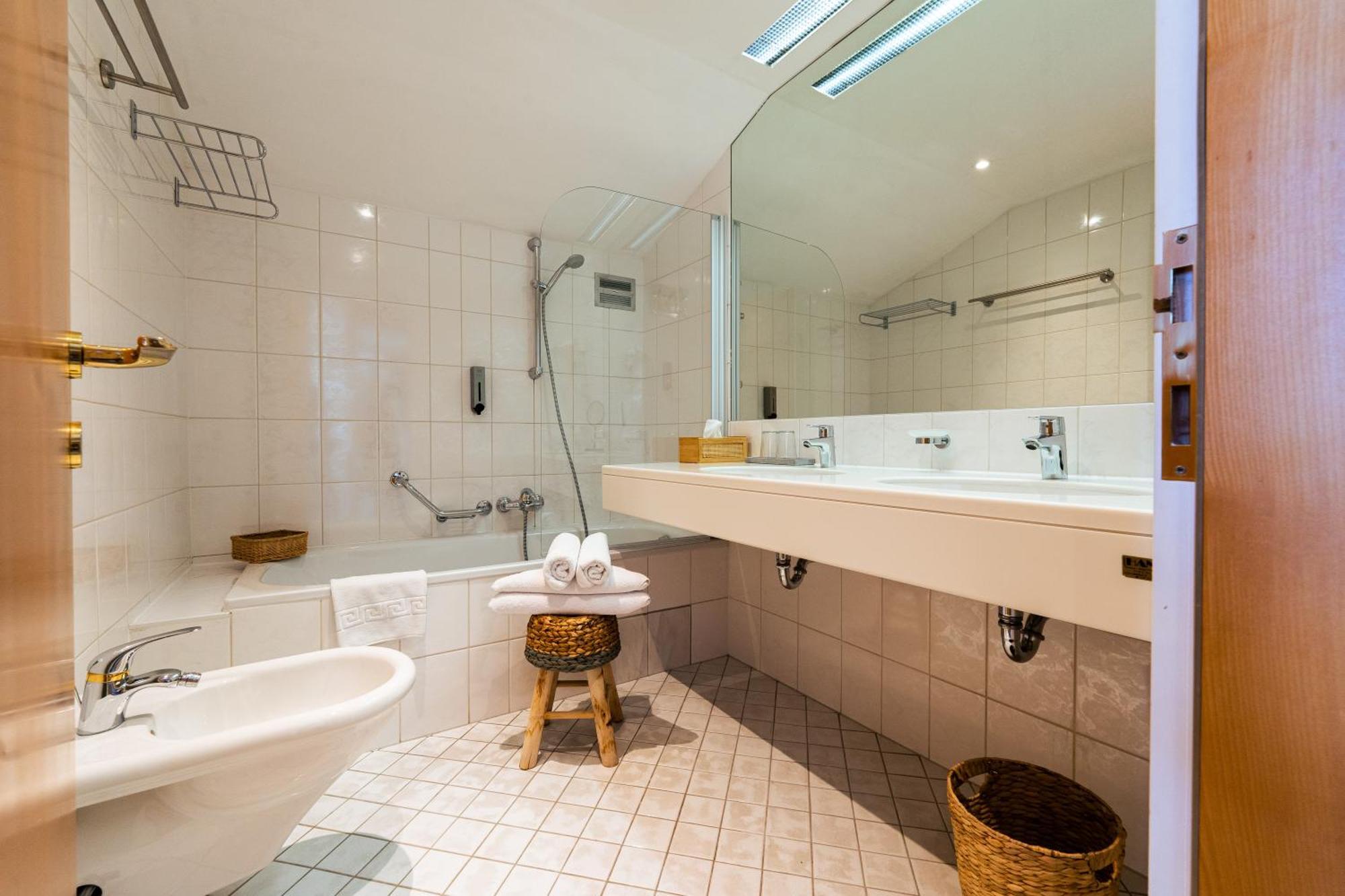 Boutique Hotel Olympia Seefeld in Tirol Exterior photo
